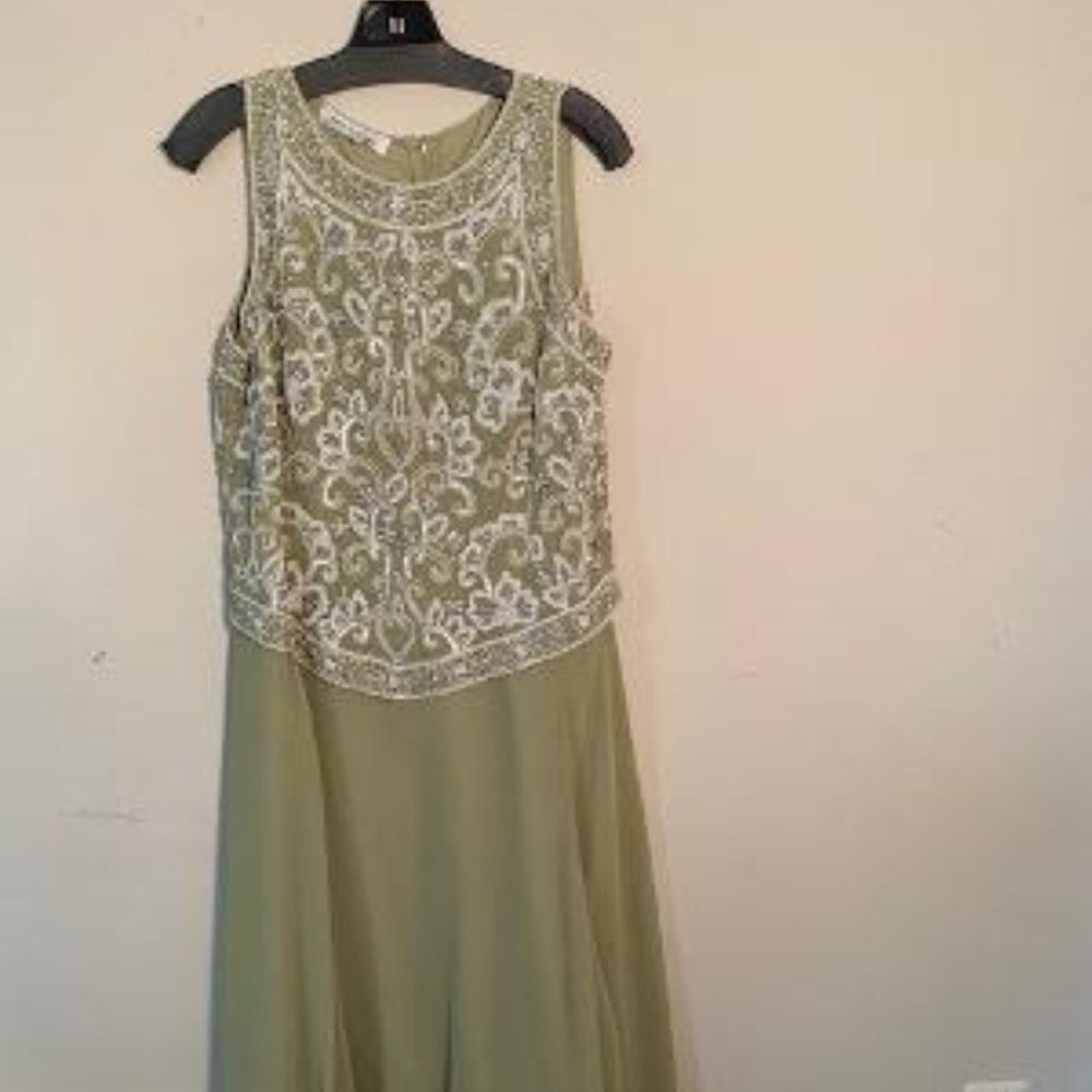 GREEN SLEEVELESS LONG DRESS WITH WRAP